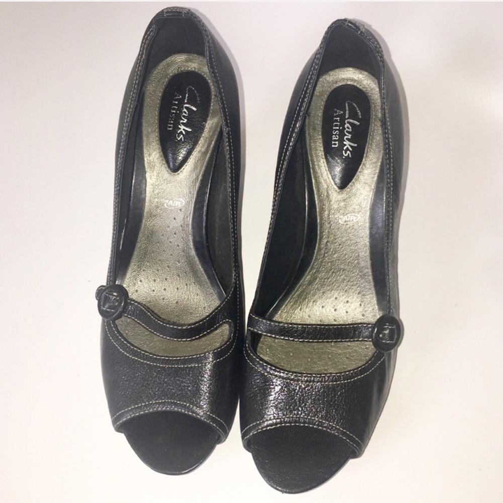 ❗️Moving SALE FINAL❗️ Gorgeous Leather Peep Toes - Picture 2 of 8